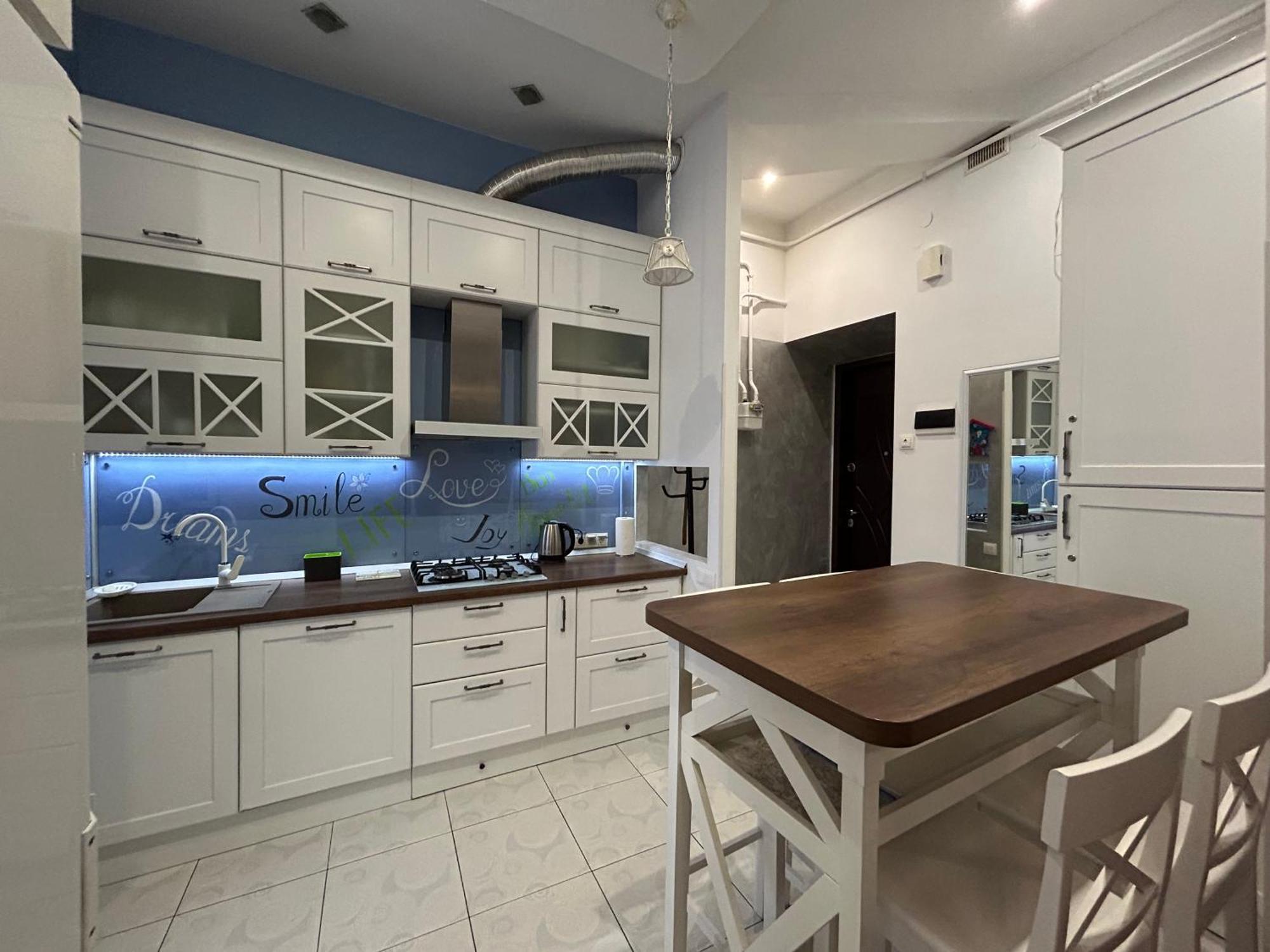 Modern In A Historical Place On Gorodotskaya Apartment